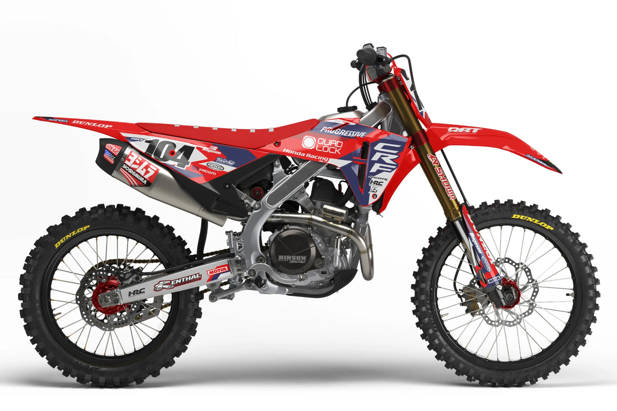 Moto avec un kit déco semi-perso posé